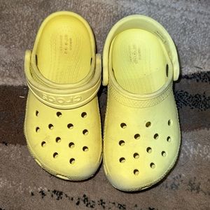 Yellow crocs size 9 toddler